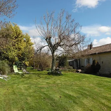 Casa de Férias Charmante Longere Girondine
